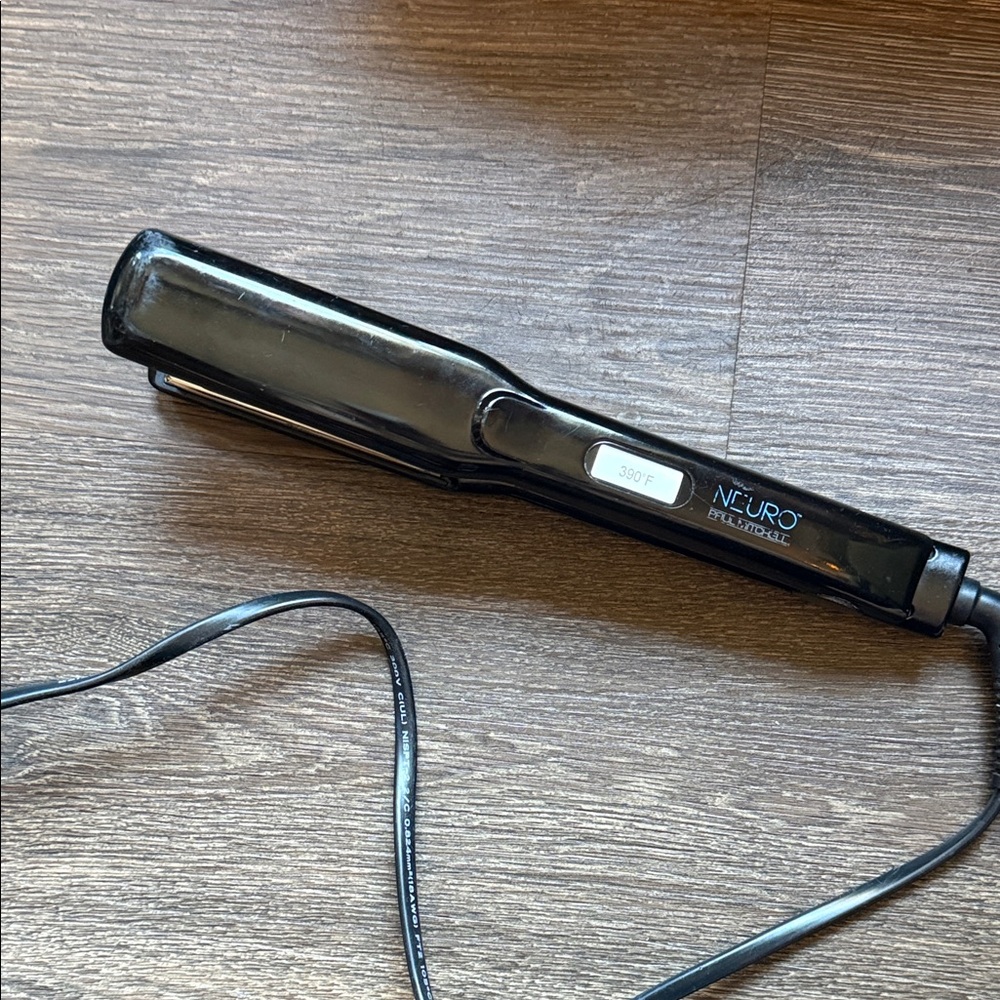 Paul Mitchell Neuro Smooth Titanium Flat Iron 1 1/4 - Picture 6 of 9